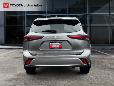 2025 Toyota Highlander Hybrid Platinum