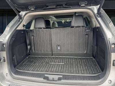 2025 Toyota Highlander Hybrid Platinum