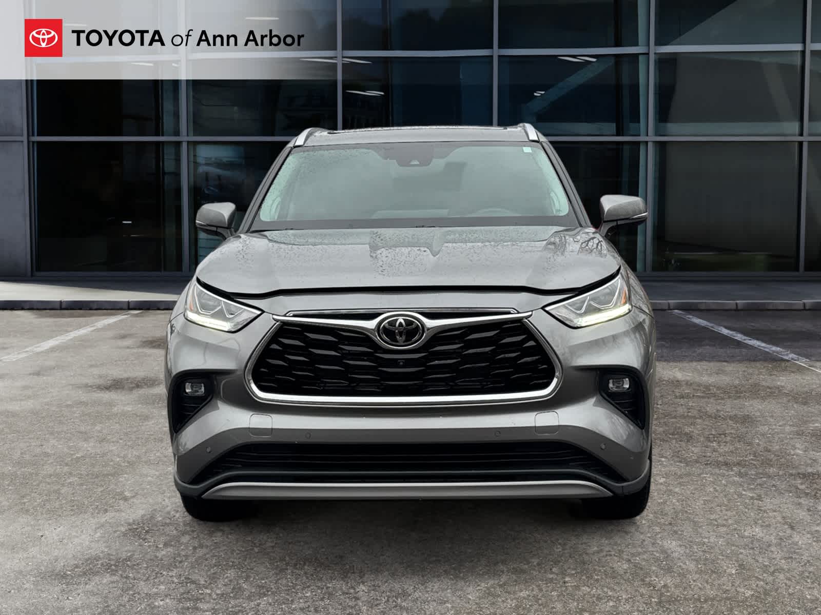 2025 Toyota Highlander Hybrid Platinum