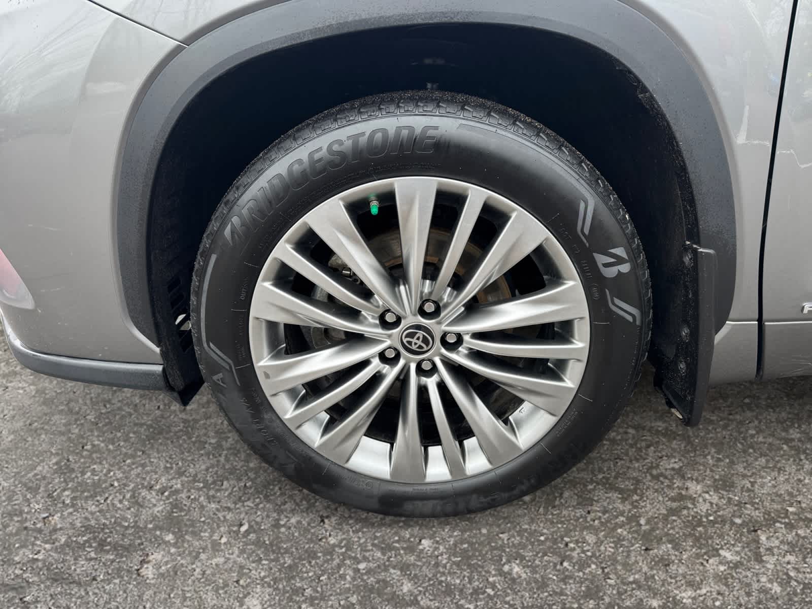 2025 Toyota Highlander Hybrid Platinum