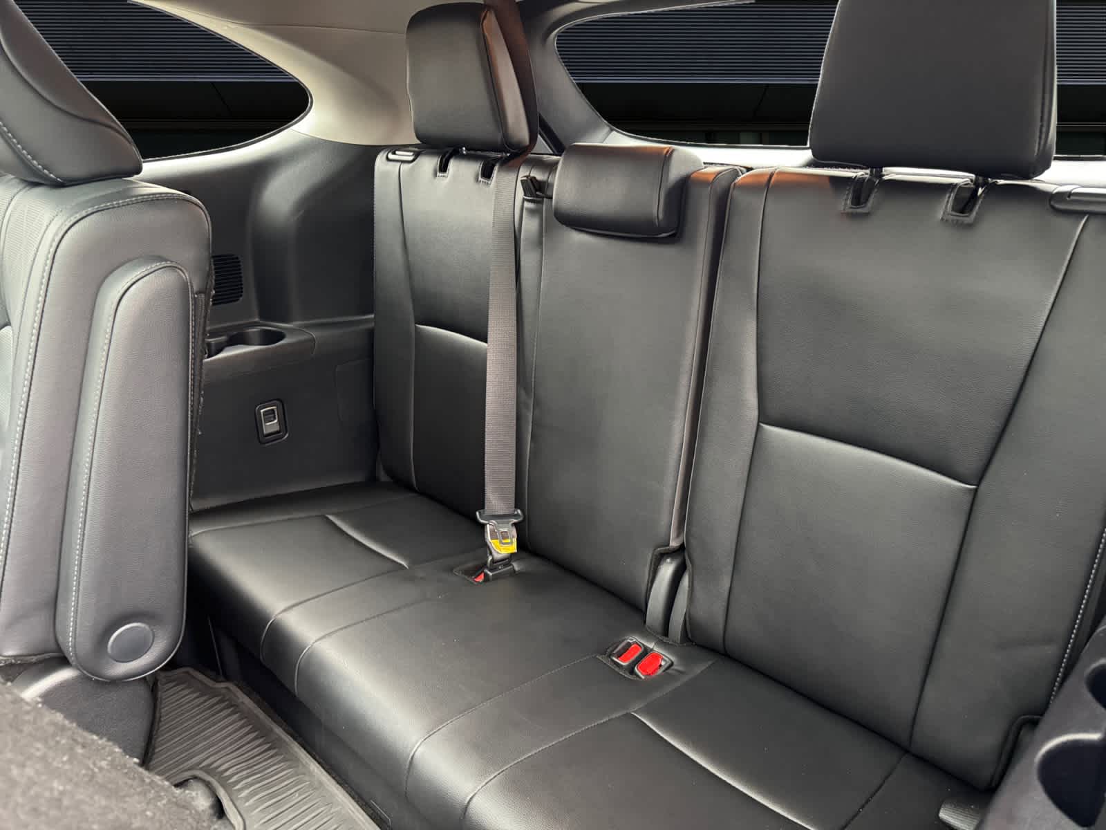 2025 Toyota Highlander Hybrid Platinum