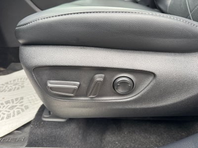 2025 Toyota Highlander Hybrid Platinum