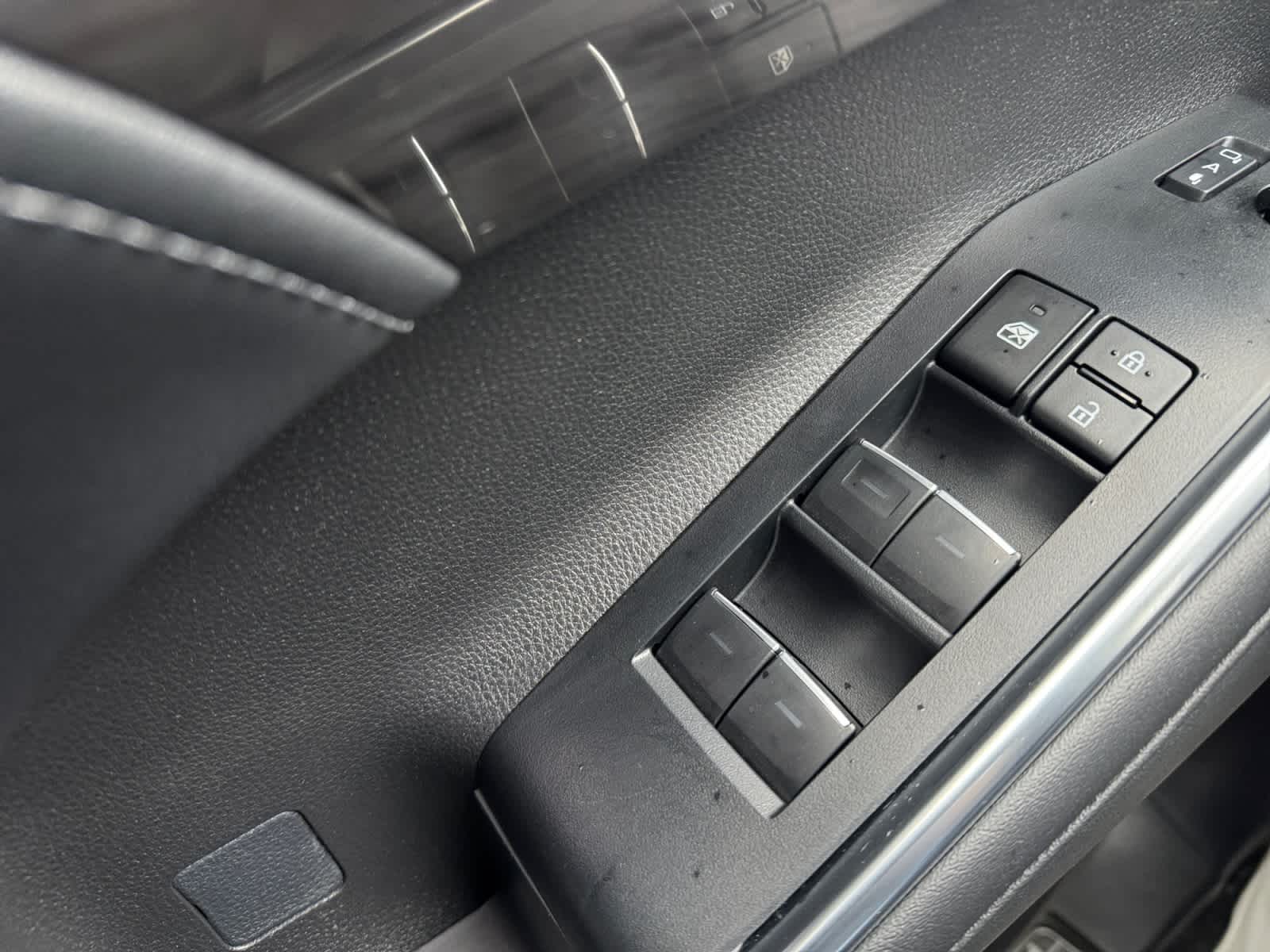 2025 Toyota Highlander Hybrid Platinum