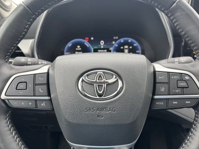 2025 Toyota Highlander Hybrid Platinum
