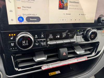 2025 Toyota Highlander Hybrid Platinum