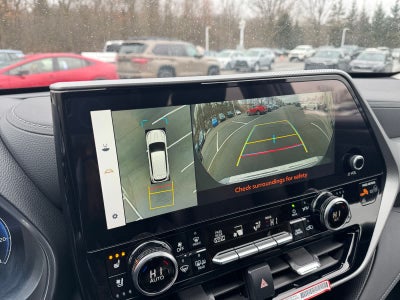 2025 Toyota Highlander Hybrid Platinum