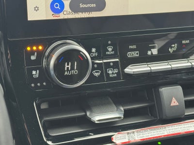 2025 Toyota Highlander Hybrid Platinum