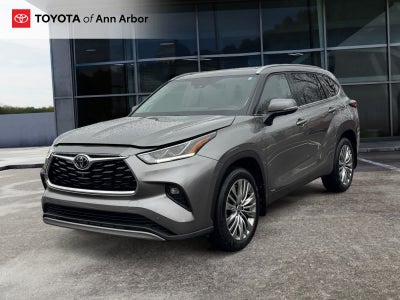 2025 Toyota Highlander Hybrid Platinum