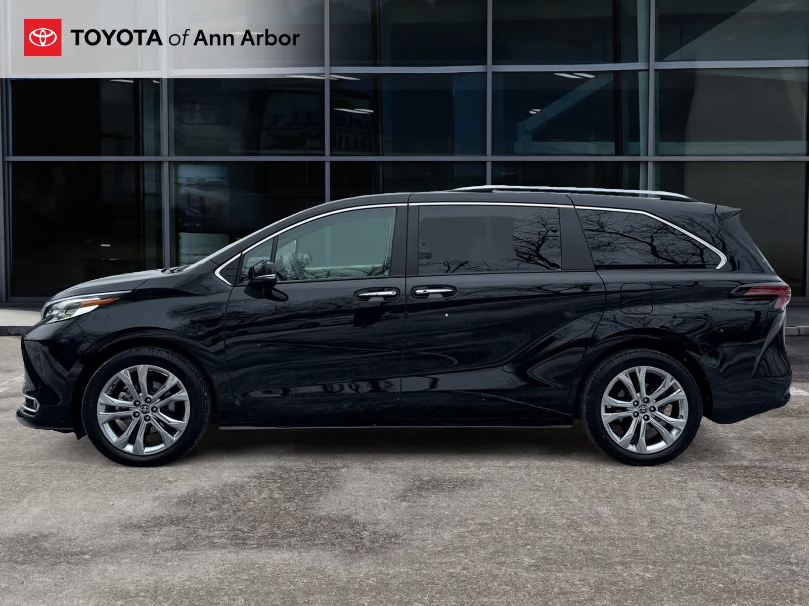 2023 Toyota Sienna Platinum