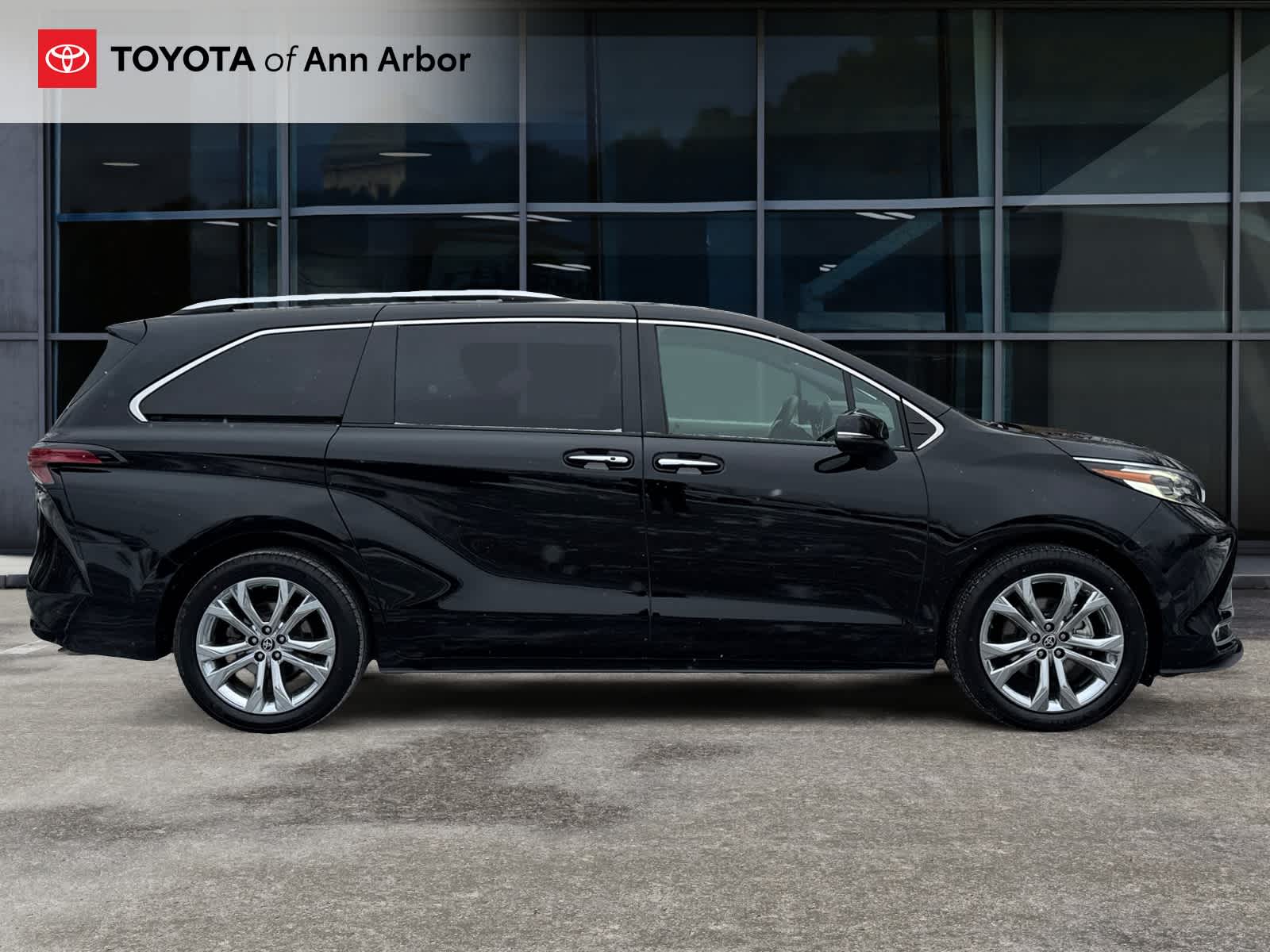 2023 Toyota Sienna Platinum