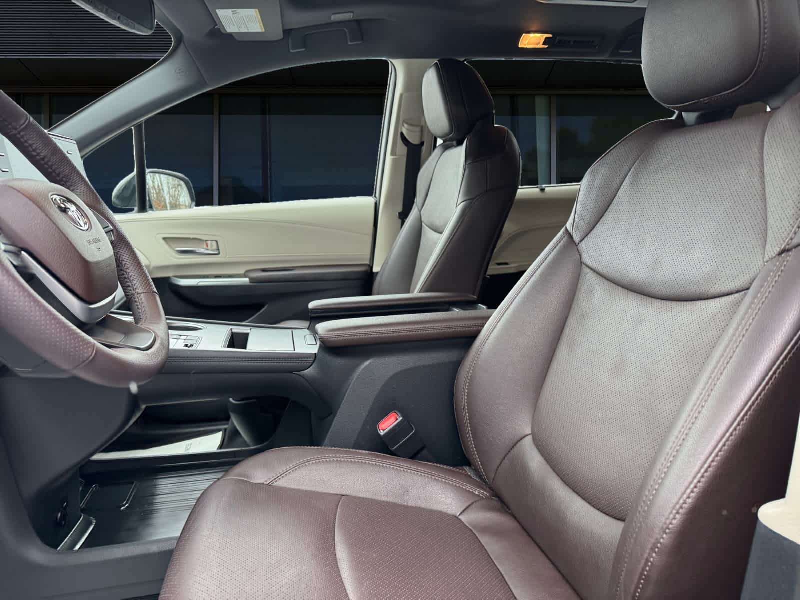 2023 Toyota Sienna Platinum