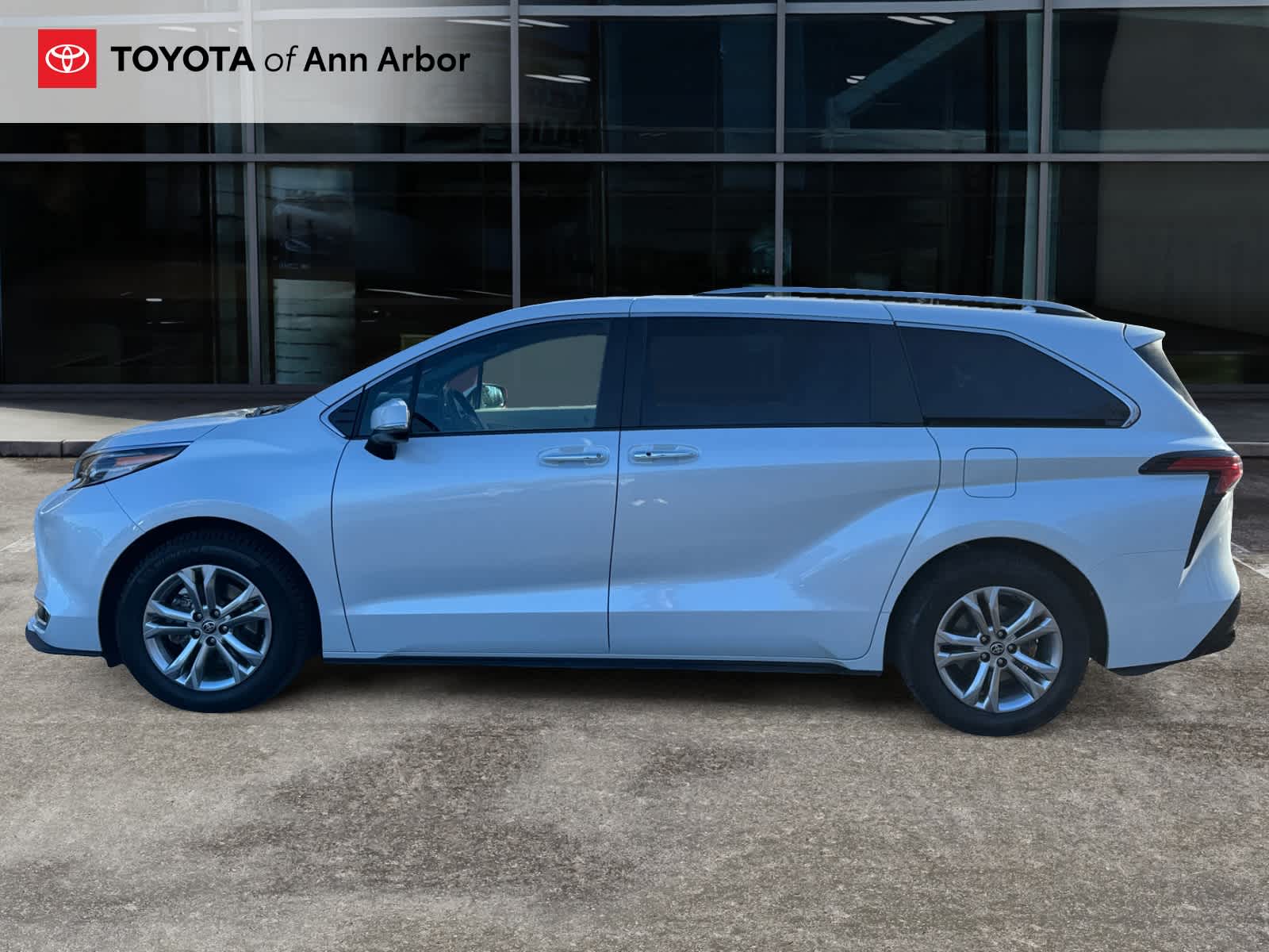 2022 Toyota Sienna Platinum