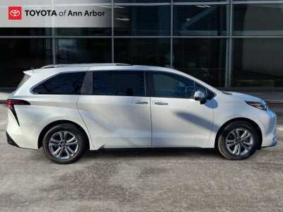 2022 Toyota Sienna Platinum