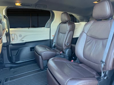 2022 Toyota Sienna Platinum