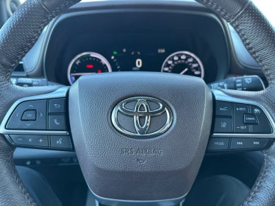 2022 Toyota Sienna Platinum