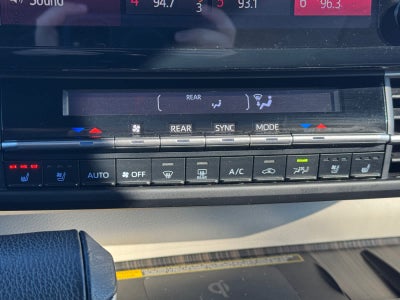 2022 Toyota Sienna Platinum