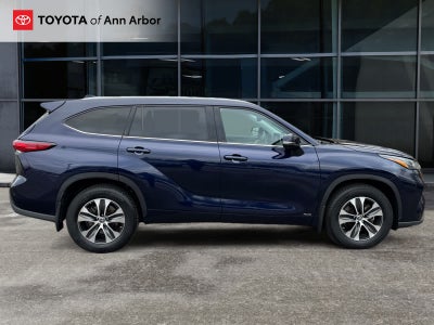 2022 Toyota Highlander Hybrid XLE