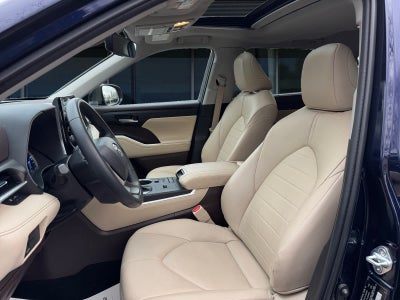 2022 Toyota Highlander Hybrid XLE