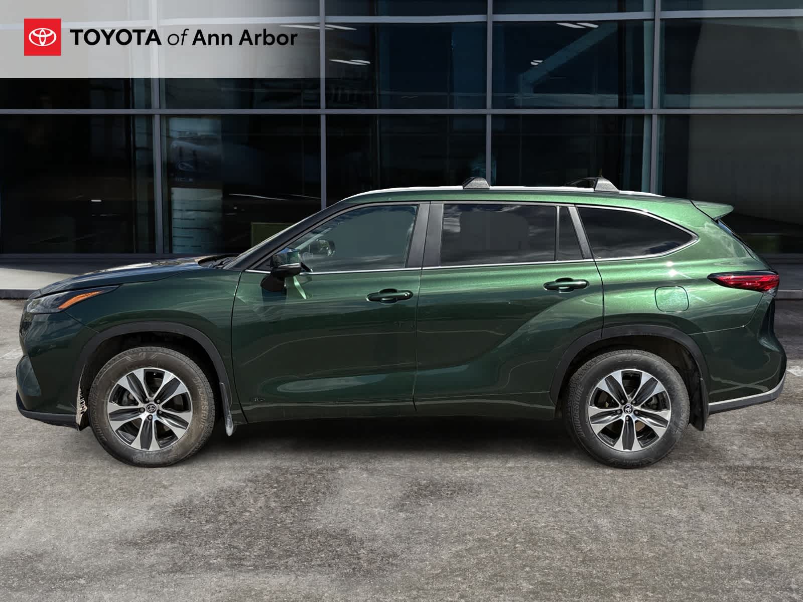 2023 Toyota Highlander Hybrid XLE