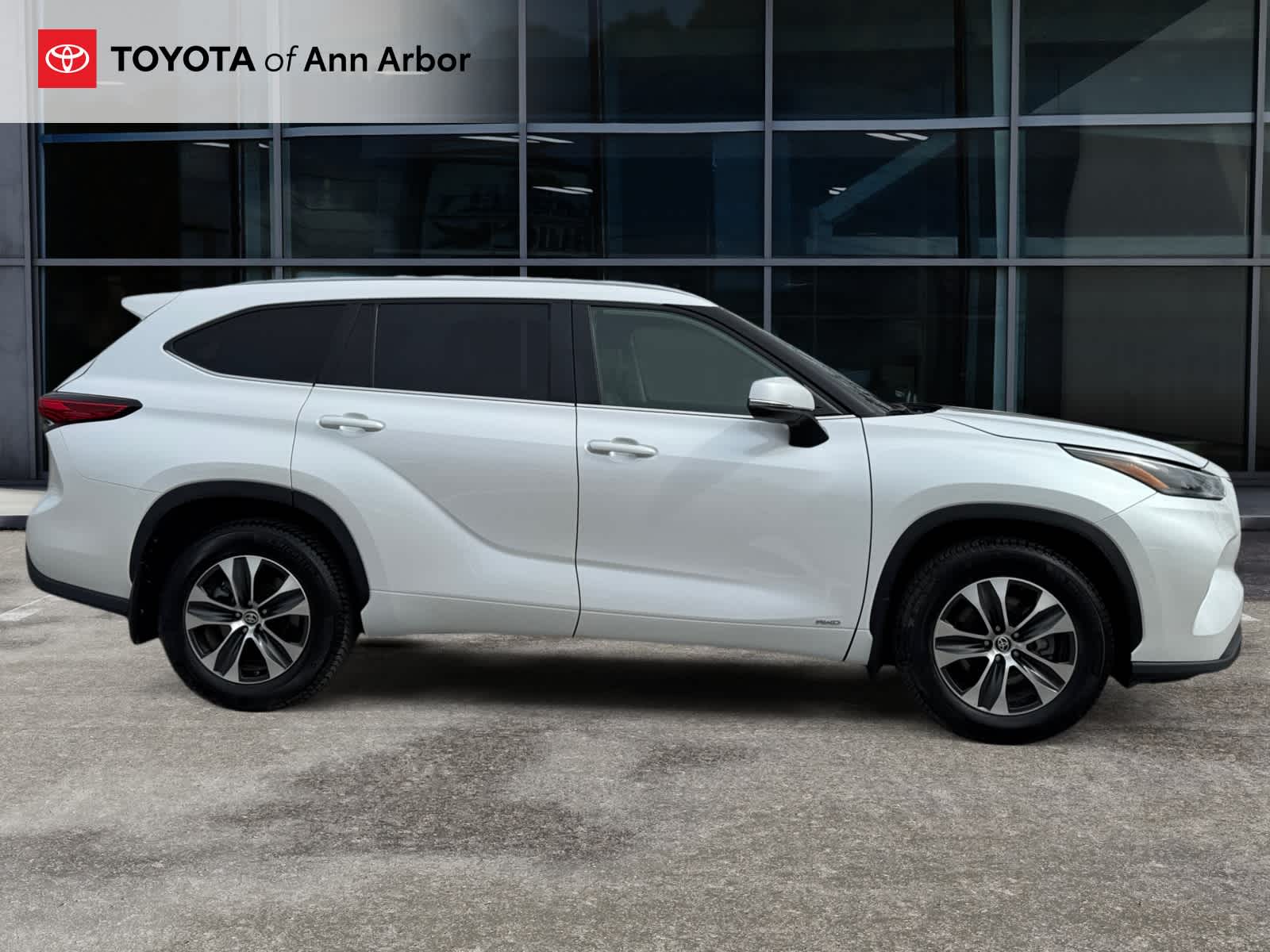 2023 Toyota Highlander Hybrid XLE
