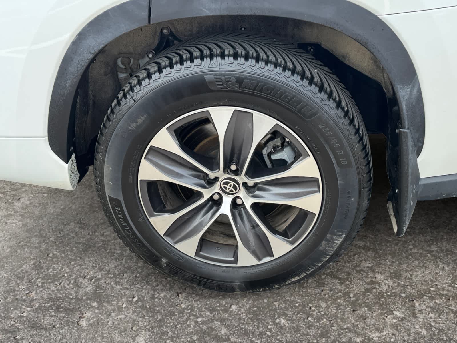 2023 Toyota Highlander Hybrid XLE