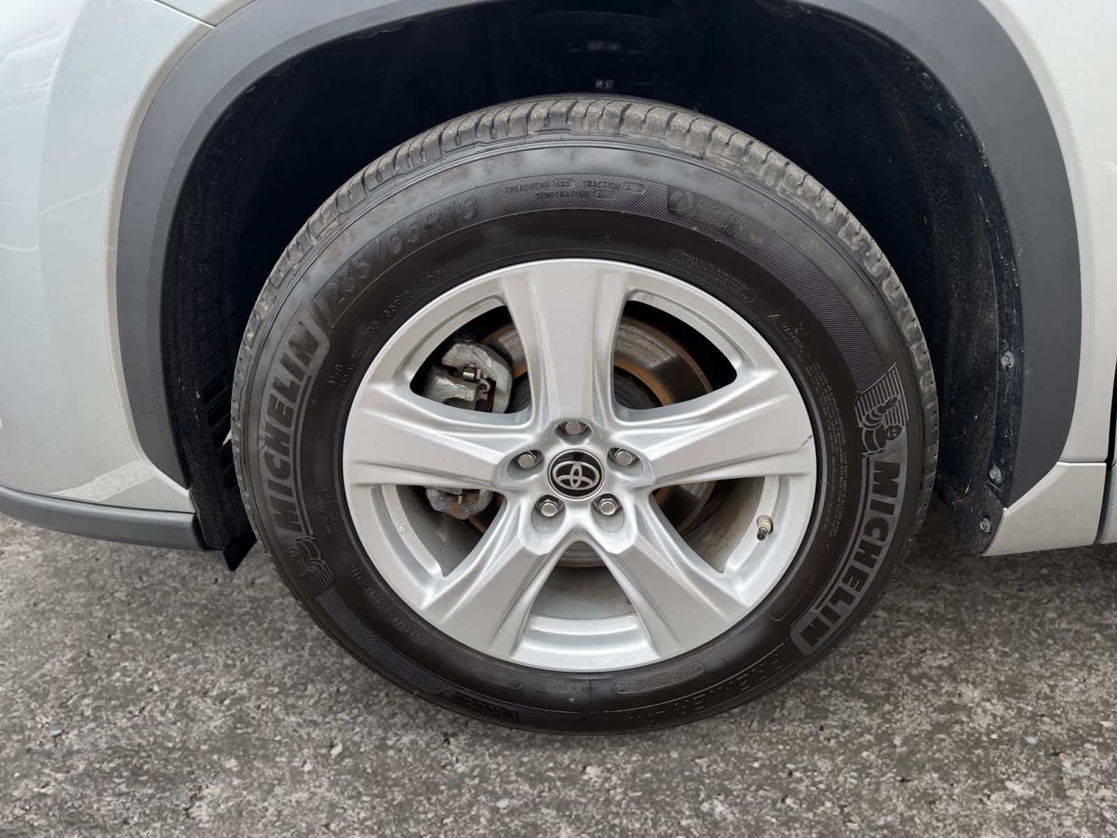 2025 Toyota Highlander LE