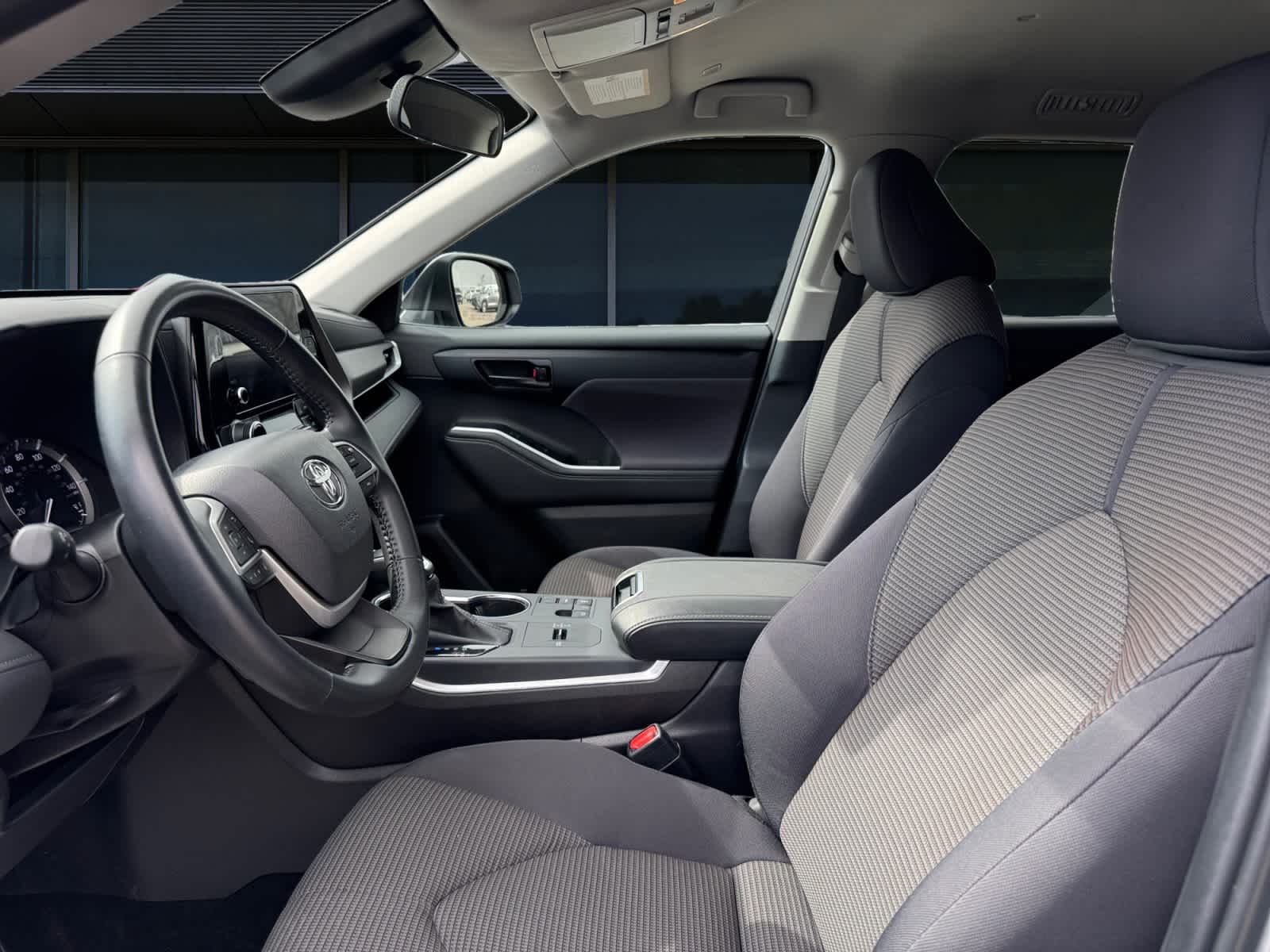 2025 Toyota Highlander LE