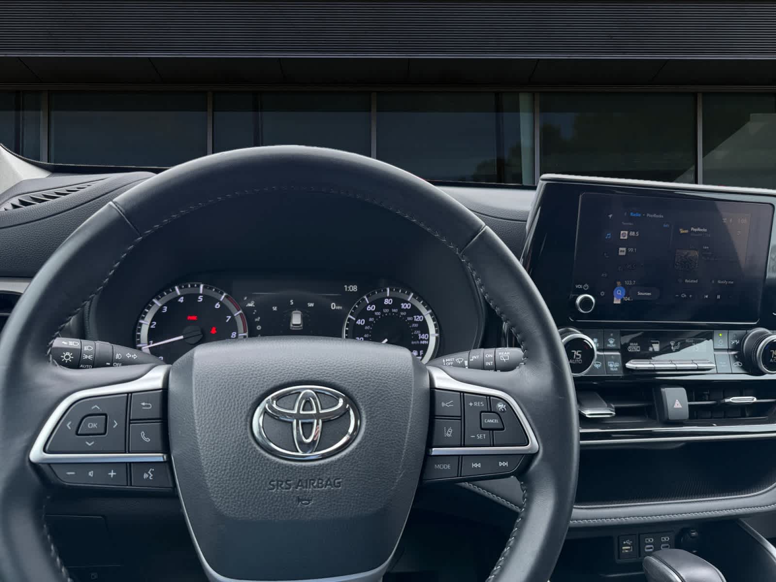 2025 Toyota Highlander LE