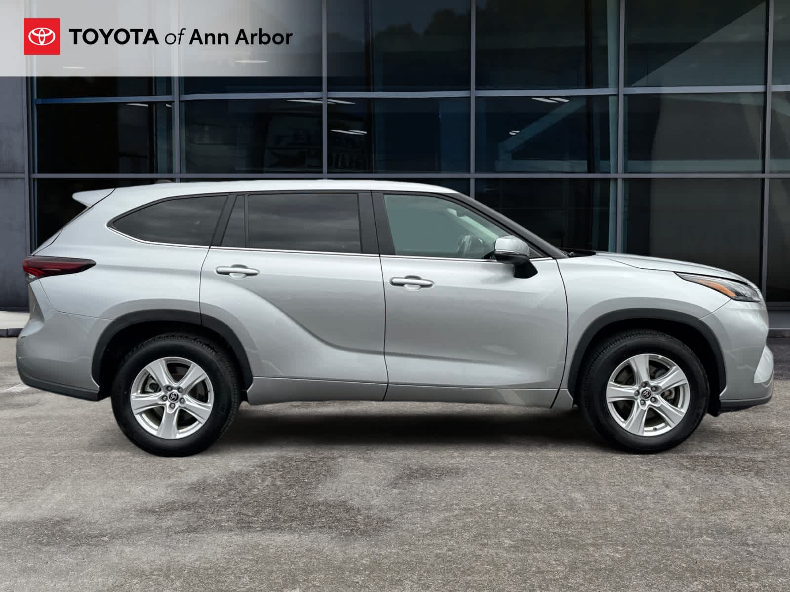 2025 Toyota Highlander LE