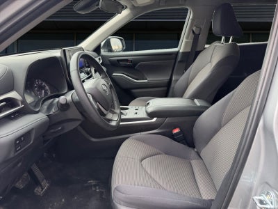 2025 Toyota Highlander LE