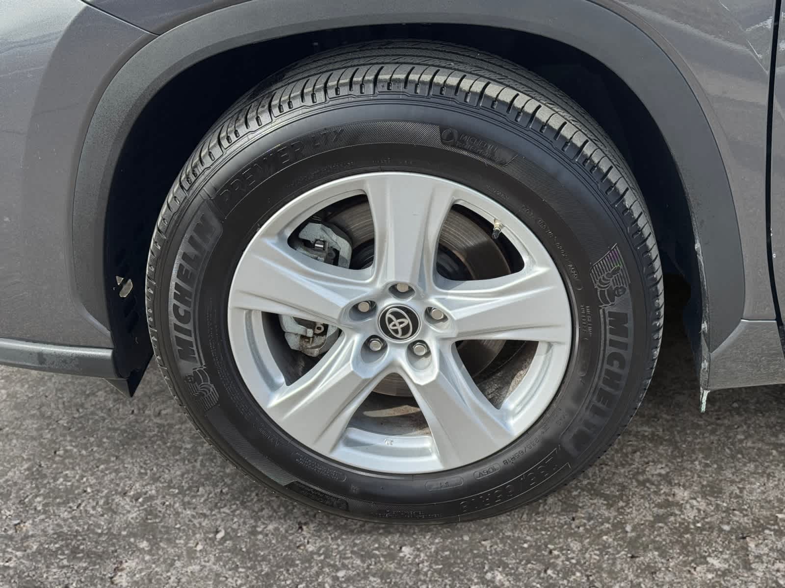 2025 Toyota Highlander LE