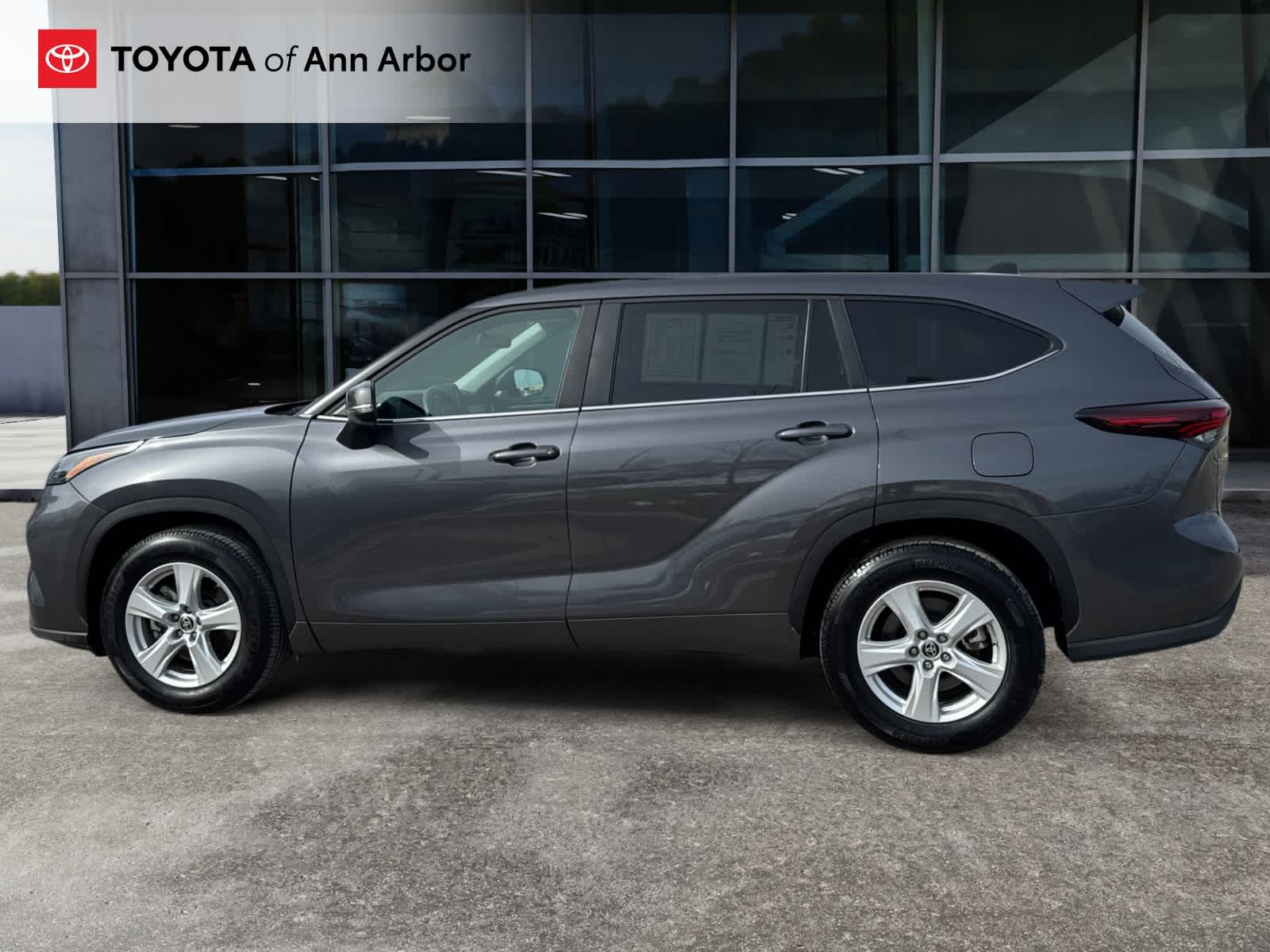 2025 Toyota Highlander LE