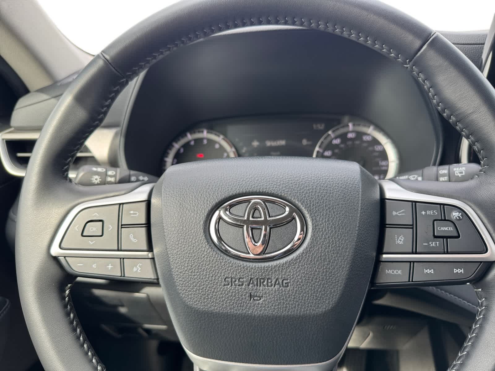 2025 Toyota Highlander LE