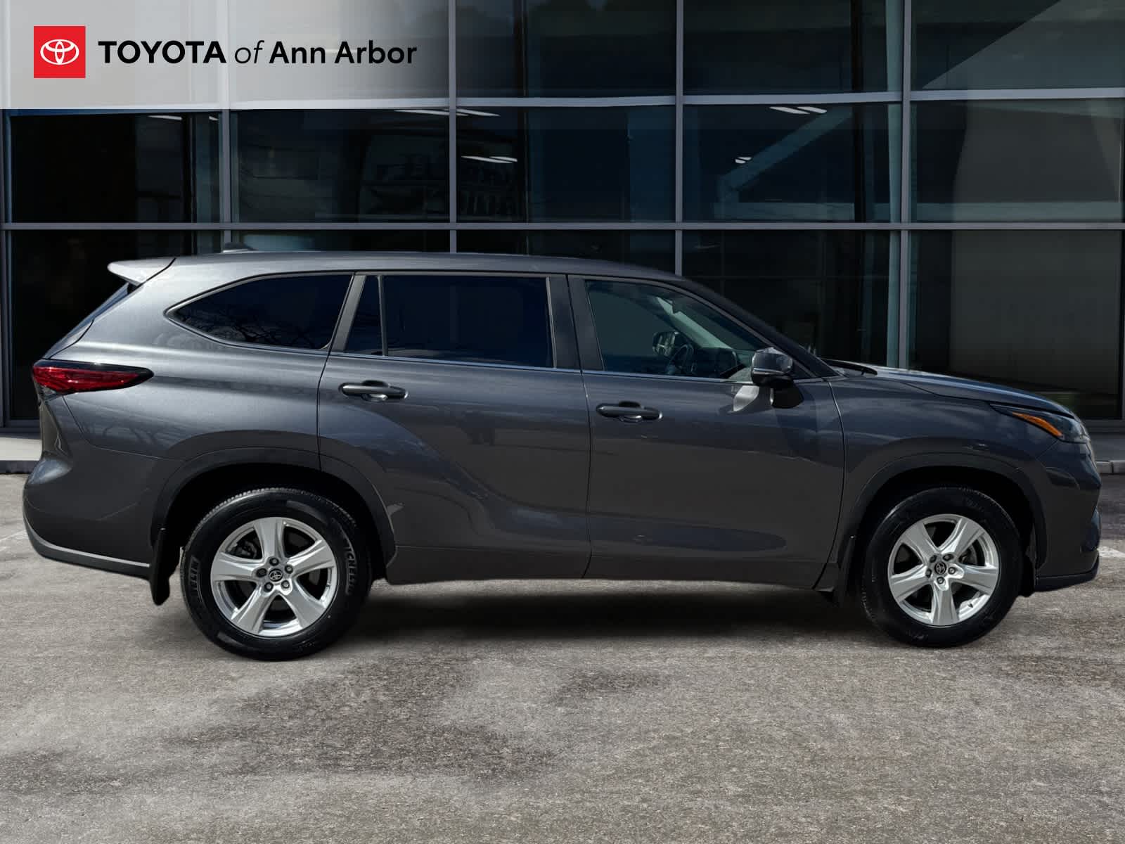 2023 Toyota Highlander LE