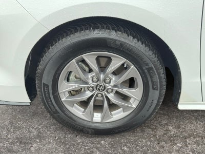 2021 Toyota Sienna LE