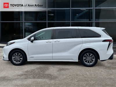 2021 Toyota Sienna LE