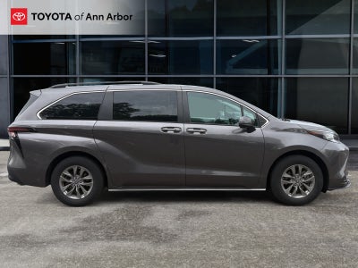 2023 Toyota Sienna LE