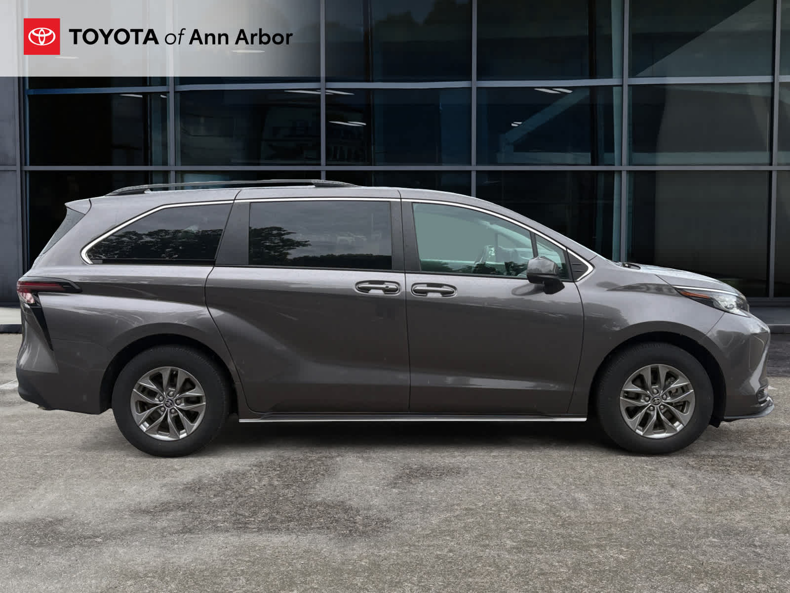 2023 Toyota Sienna LE
