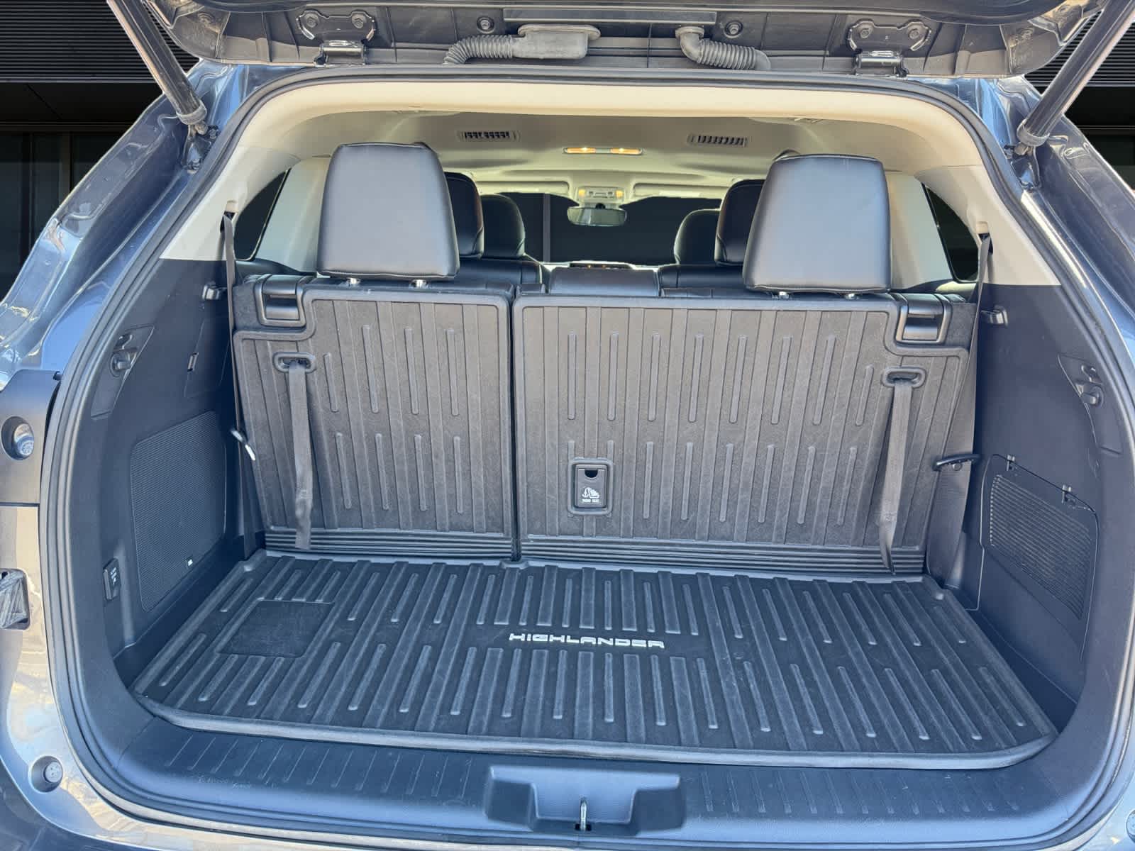 2022 Toyota Highlander Hybrid Limited