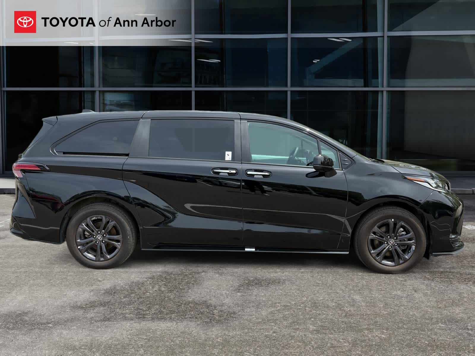 2025 Toyota Sienna XSE