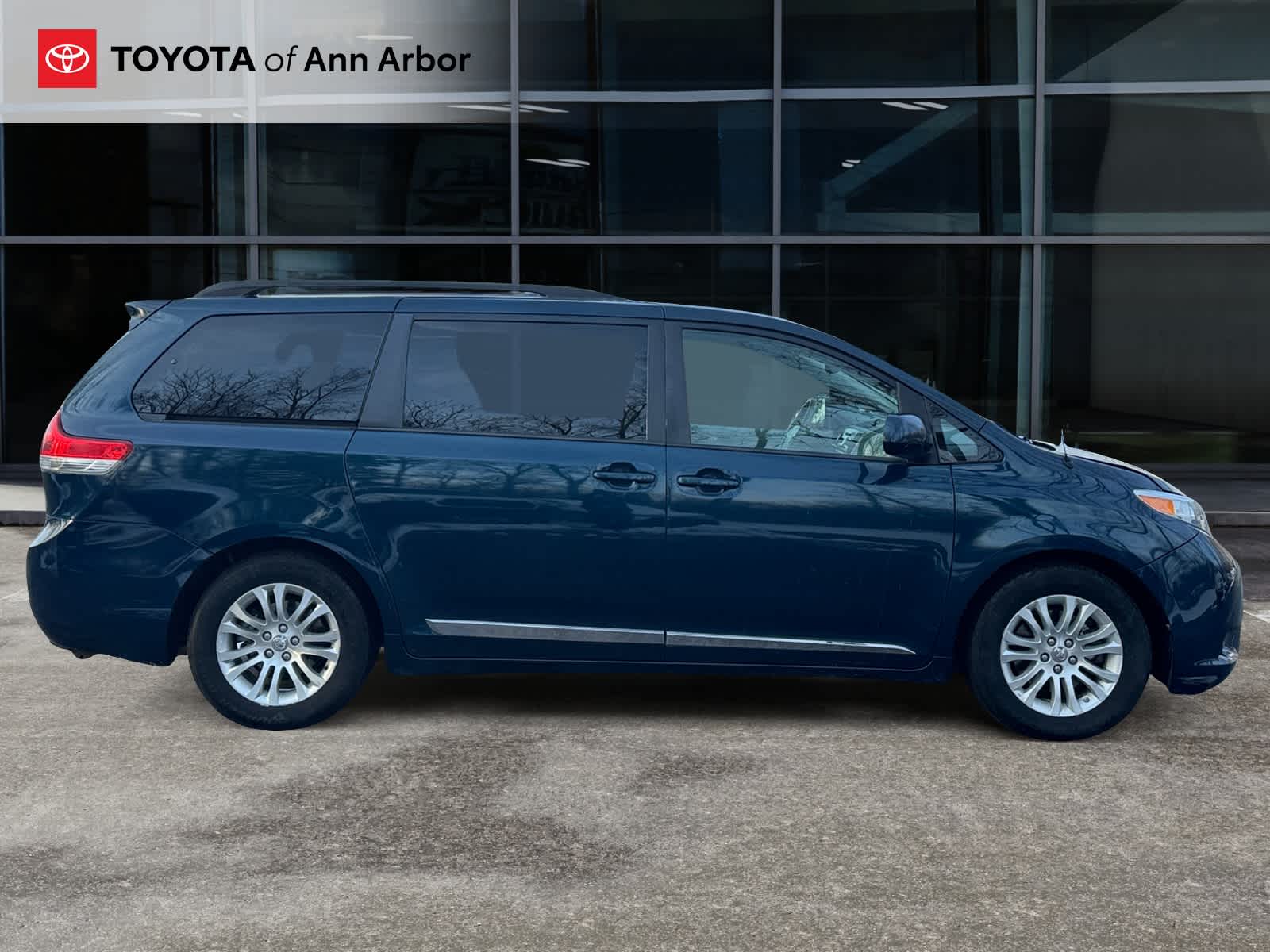 2012 Toyota Sienna XLE