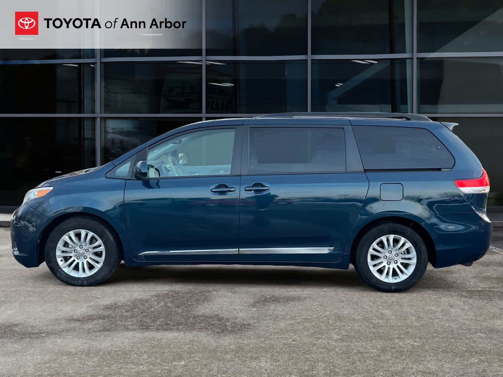 2012 Toyota Sienna XLE