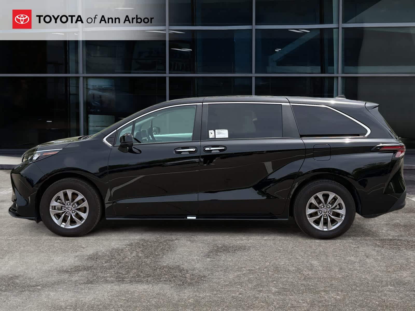 2025 Toyota Sienna XLE