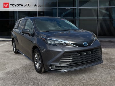 2025 Toyota Sienna XLE