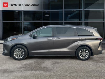 2024 Toyota Sienna XLE