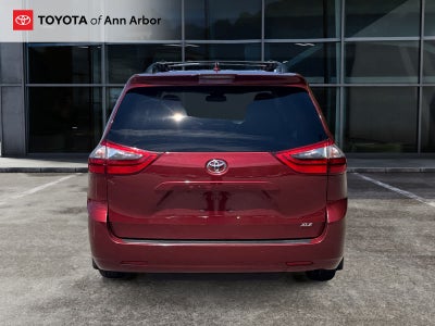2020 Toyota Sienna XLE