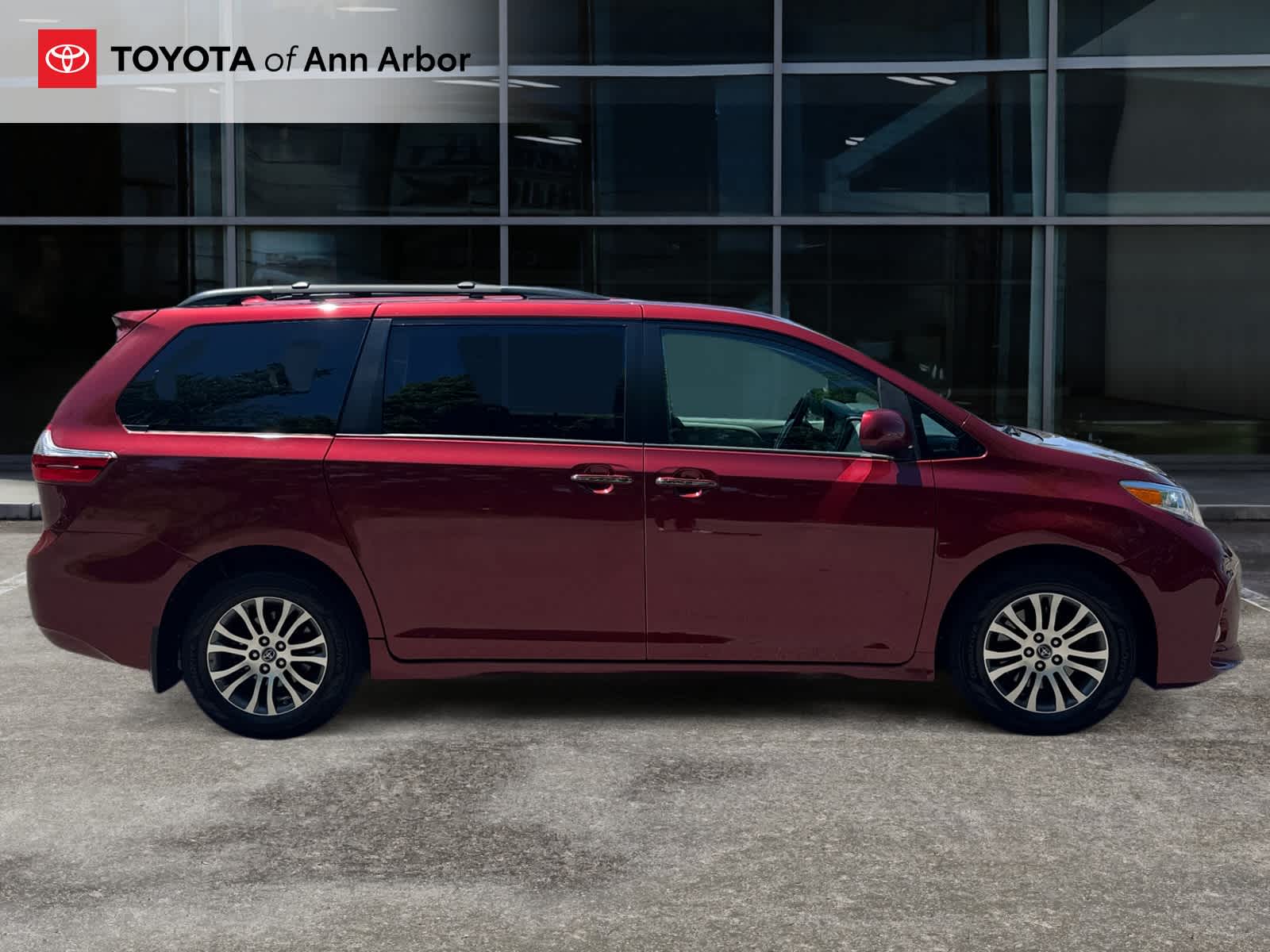 2020 Toyota Sienna XLE