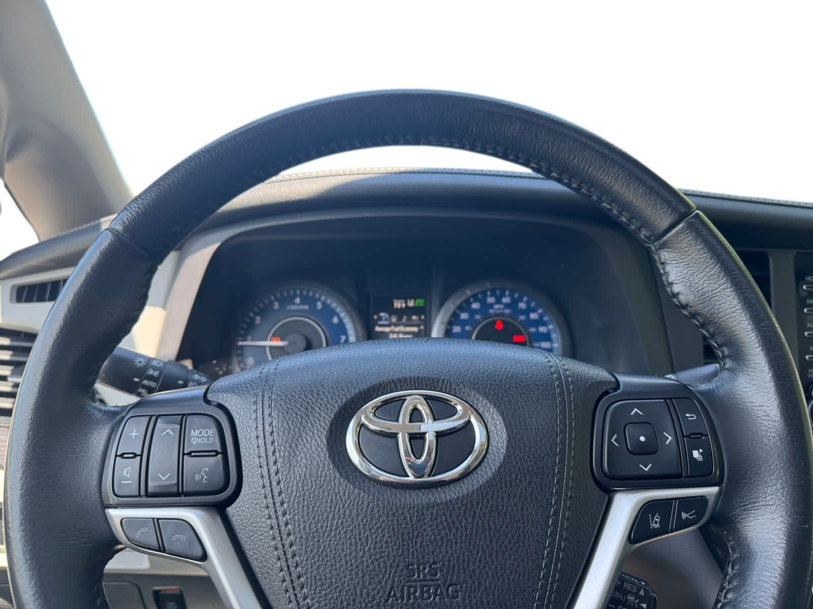 2020 Toyota Sienna XLE