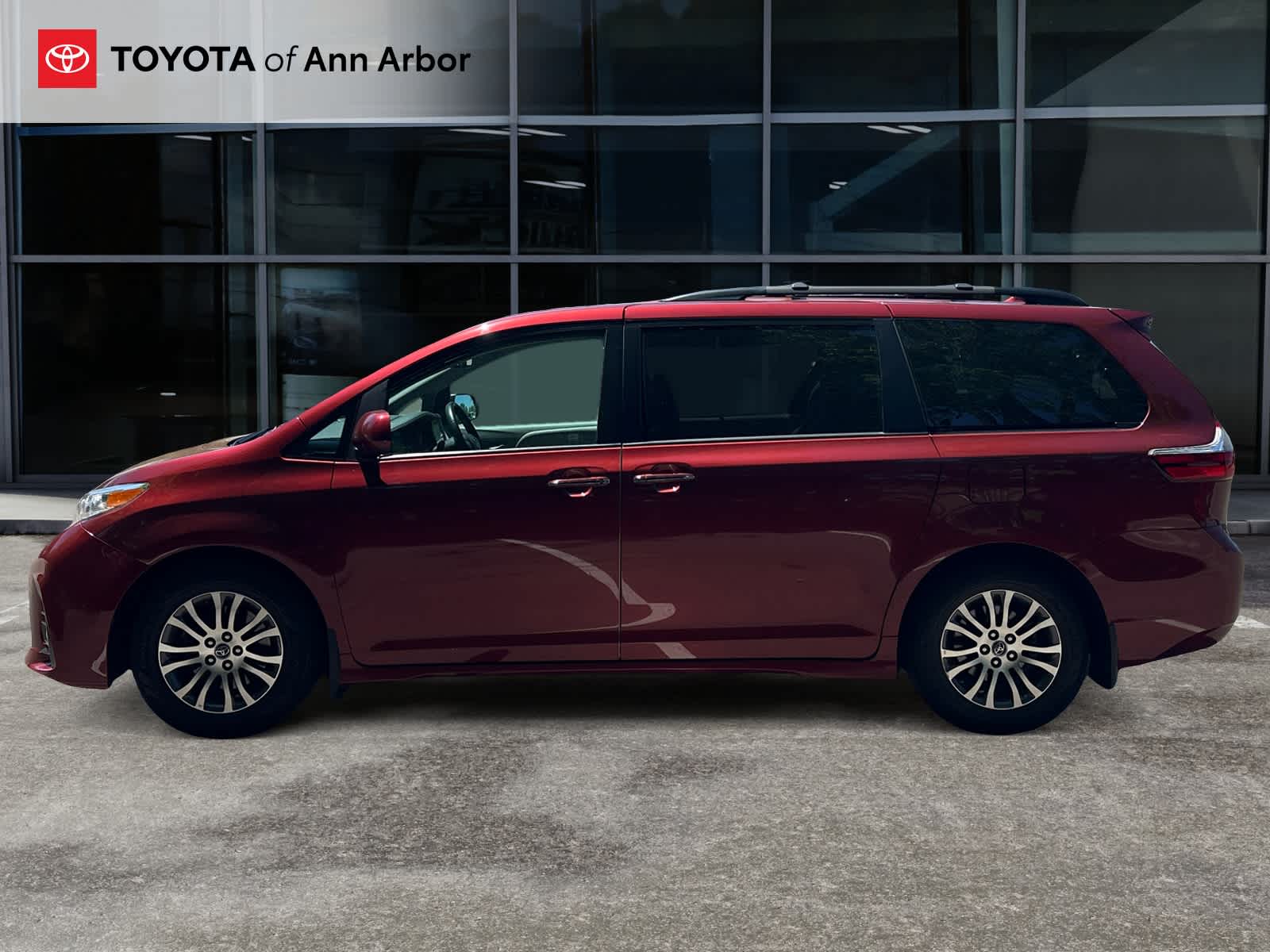 2020 Toyota Sienna XLE
