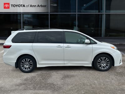 2019 Toyota Sienna XLE